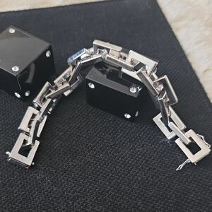 Milor Womens/ Mens Silver Rectangular Link Bracelet With Magnet Clasp.